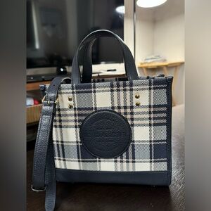Coach Dempsey Tote 22